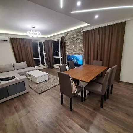 с панорамна гледка Varna